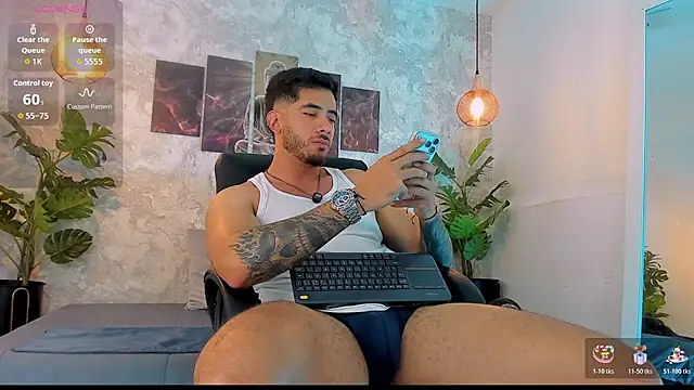 Snapshot of Nate_franco chatting on 06-15-26, 12:13 Nate franco online show from 06-15-26, 12:13