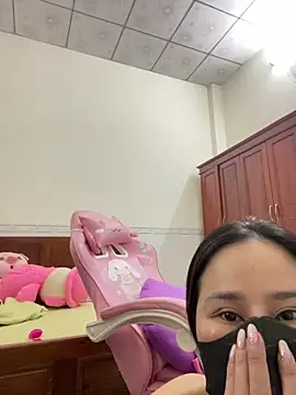 Snapshot of ___Erin___ chatting on 04-15-26, 02:29 Erin online show from 04-15-26, 02:29