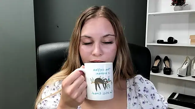 Snapshot of kitty_valeria chatting on 06-20-26, 07:11 kitty valeria online show from 06-20-26, 07:11