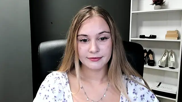 Snapshot of kitty_valeria chatting on 07-05-26, 01:40 kitty valeria online show from 07-05-26, 01:40