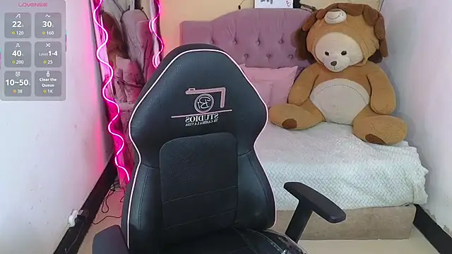 Chiara tay online show from 10-27-25, 03:32