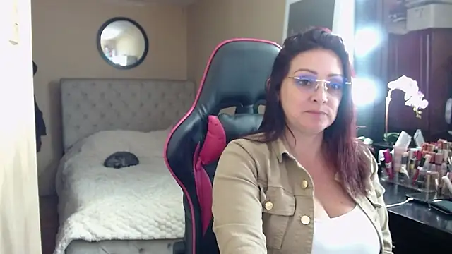 Snapshot of Carol_Scottt chatting on 07-12-26, 12:12 Carol Scottt online show from 07-12-26, 12:12
