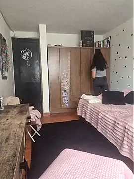 Thaliacooper  online show from 04-14-26, 06:25