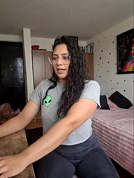 Thaliacooper  online show from 05-26-26, 04:58