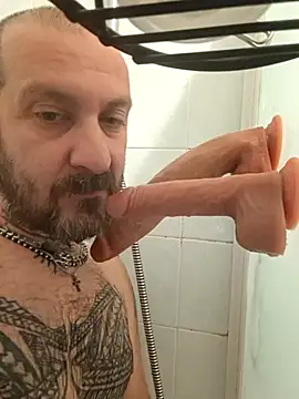 Snapshot of teddy79good chatting on 12-22-25, 05:10 teddy79good online show from 12-22-25, 05:10