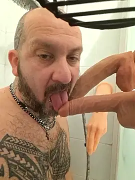 Snapshot of teddy79good chatting on 01-12-26, 04:56 teddy79good online show from 01-12-26, 04:56