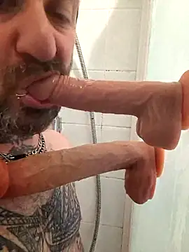 Snapshot of teddy79good chatting on 04-16-26, 04:08 teddy79good online show from 04-16-26, 04:08