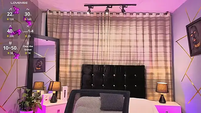 Megan Do Santos online show from 11-06-25, 08:43