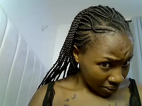 Queen loveer online show from 03-20-26, 10:42