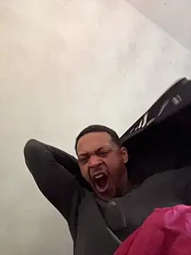 Snapshot of rayyymack chatting on 03-25-26, 11:49 rayyymack online show from 03-25-26, 11:49