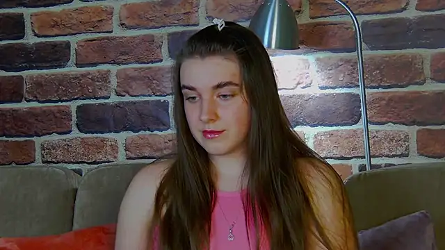 Sofia Hugs online show from 04-01-26, 05:54