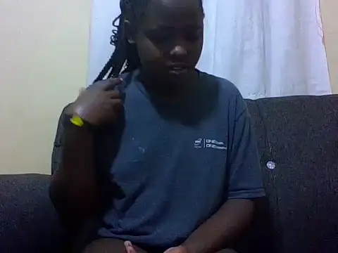Snapshot of Sweetcecie01 chatting on 06-05-26, 08:25 Sweetcecie01 online show from 06-05-26, 08:25