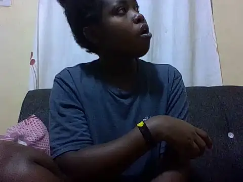 Snapshot of Sweetcecie01 chatting on 06-16-26, 09:50 Sweetcecie01 online show from 06-16-26, 09:50