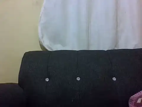 Snapshot of Sweetcecie01 chatting on 06-27-26, 08:14 Sweetcecie01 online show from 06-27-26, 08:14