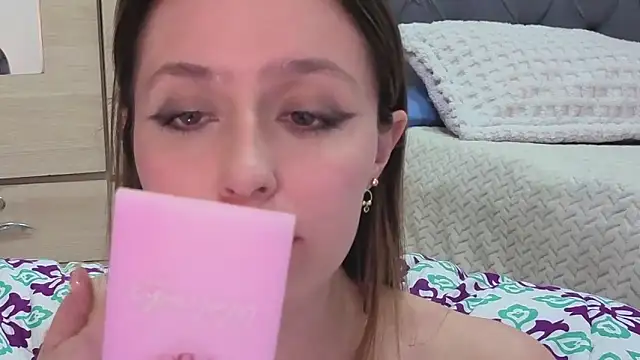 Snapshot of SofiaGc chatting on 06-15-26, 04:15 SofiaGc online show from 06-15-26, 04:15
