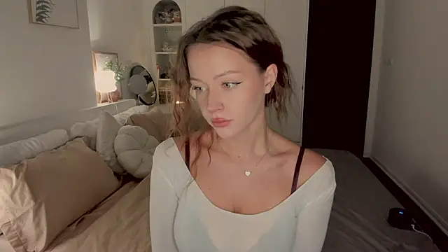 Snapshot of aveme_melissa chatting on 07-15-26, 03:45 aveme melissa online show from 07-15-26, 03:45