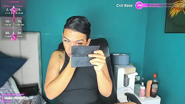 Snapshot of yossi_peach_cute chatting on 11-29-25, 08:23 yossi peach cute online show from 11-29-25, 08:23