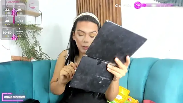 Snapshot of yossi_peach_cute chatting on 12-22-25, 03:20 yossi peach cute online show from 12-22-25, 03:20