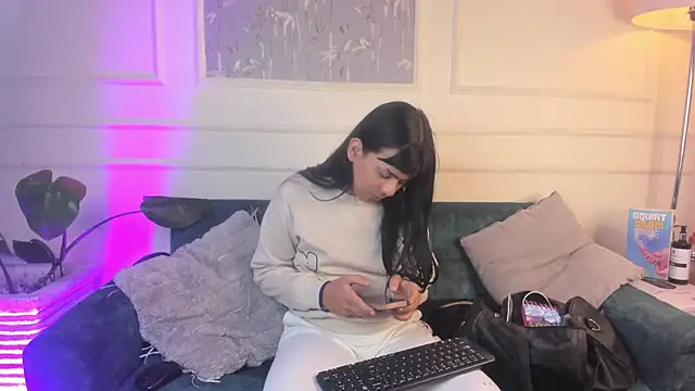 Snapshot of yossi_peach_cute chatting on 04-27-26, 06:17 yossi peach cute online show from 04-27-26, 06:17