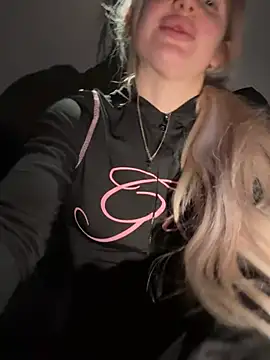 Holly-Glamour online show from 03-08-26, 10:35