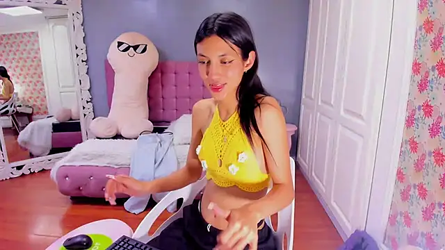 Iris Stone  online show from 12-26-24, 11:57