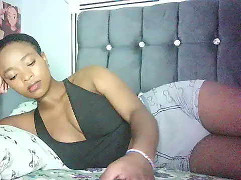 Cryaluna online show from 05-21-26, 05:58