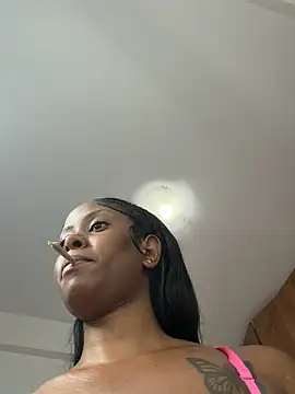Snapshot of Rose_berry chatting on 05-13-26, 01:36 Rose berry online show from 05-13-26, 01:36