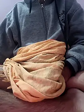 Collegeboywithbigweapan21 online show from 12-16-25, 05:07