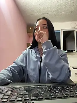 Ady 18 online show from 04-17-26, 04:32