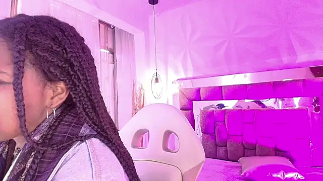 Queen perla  online show from 07-12-26, 12:40
