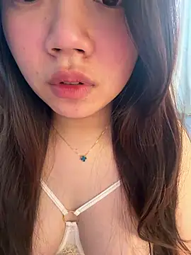 Hotellinh12 online show from 04-18-26, 09:57