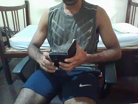 Snapshot of ROCKY_USA_18 chatting on 05-13-26, 06:22 ROCKY USA 18 online show from 05-13-26, 06:22
