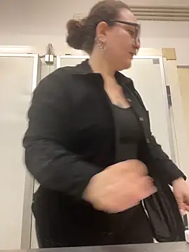 Snapshot of peachgirlmartyna chatting on 03-25-26, 02:45 peachgirlmartyna online show from 03-25-26, 02:45