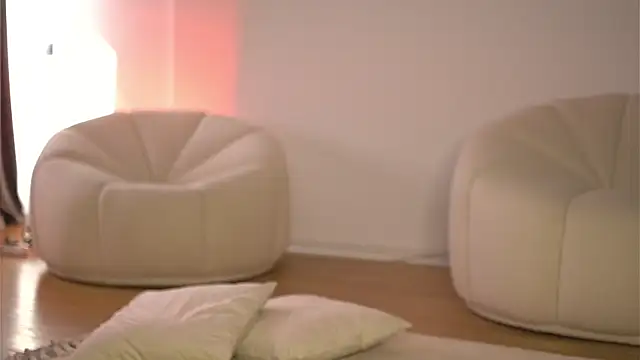Snapshot of Cherrysweett chatting on 06-25-26, 06:40 Cherrysweett online show from 06-25-26, 06:40