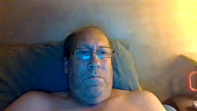 Snapshot of hornyrich69 chatting on 04-28-26, 04:28 hornyrich69 online show from 04-28-26, 04:28