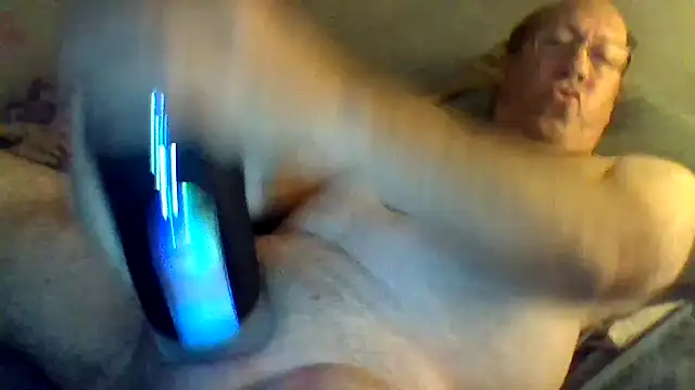 Snapshot of hornyrich69 chatting on 05-05-26, 03:58 hornyrich69 online show from 05-05-26, 03:58