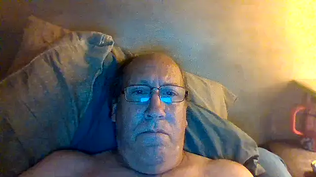 Snapshot of hornyrich69 chatting on 05-12-26, 05:15 hornyrich69 online show from 05-12-26, 05:15