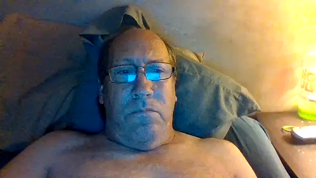 Snapshot of hornyrich69 chatting on 05-13-26, 06:33 hornyrich69 online show from 05-13-26, 06:33