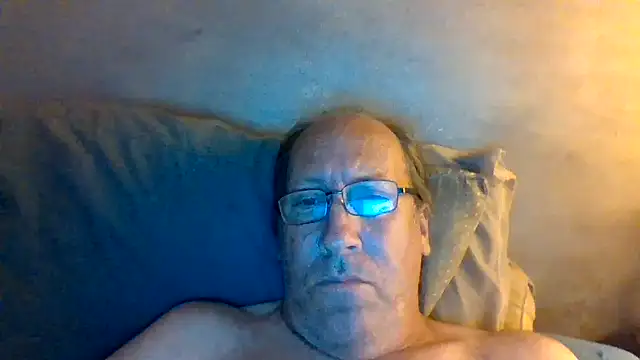 Snapshot of hornyrich69 chatting on 05-14-26, 05:25 hornyrich69 online show from 05-14-26, 05:25