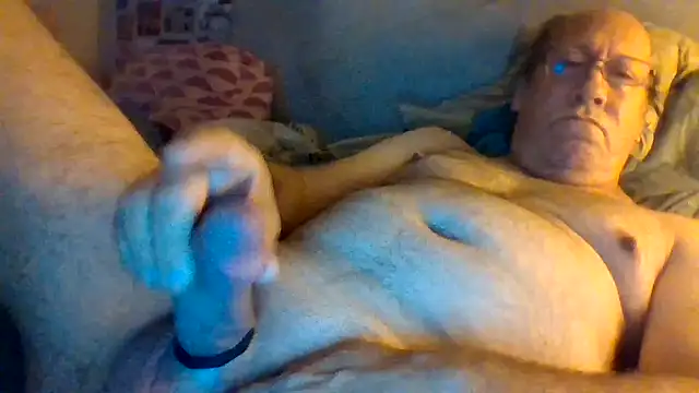 Snapshot of hornyrich69 chatting on 05-29-26, 06:00 hornyrich69 online show from 05-29-26, 06:00