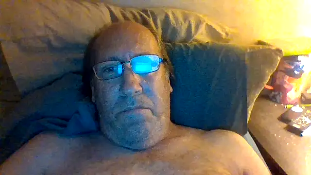 Snapshot of hornyrich69 chatting on 06-12-26, 05:17 hornyrich69 online show from 06-12-26, 05:17