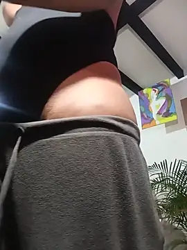 Snapshot of thirstymoonxx chatting on 06-17-26, 05:10 thirstymoonxx online show from 06-17-26, 05:10