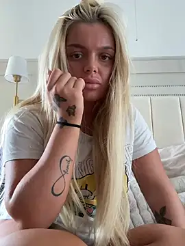 Snapshot of IrishTeenBarbie69 chatting on 03-14-26, 12:32 IrishTeenBarbie69 online show from 03-14-26, 12:32