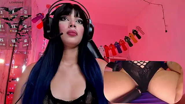 Snapshot of SweetieCloe_ chatting on 07-15-26, 01:49 SweetieCloe online show from 07-15-26, 01:49