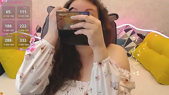 Snapshot of Nataly_cute chatting on 03-07-25, 07:49 Nataly cute online show from 03-07-25, 07:49