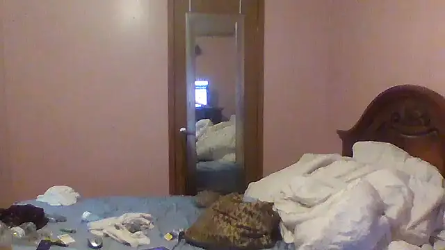 Snapshot of Mrunpredictableyouknow chatting on 10-22-25, 01:11 Mrunpredictableyouknow online show from 10-22-25, 01:11