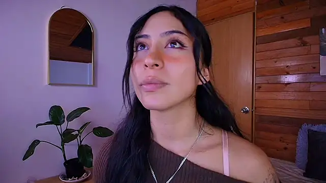 amber curly online show from 04-15-26, 07:58