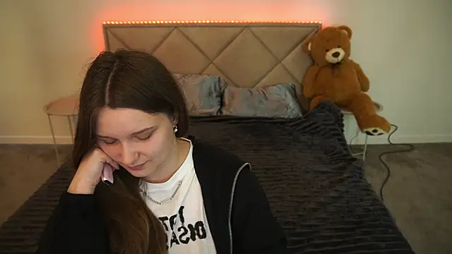 MagicPeachh  online show from 05-22-26, 06:53