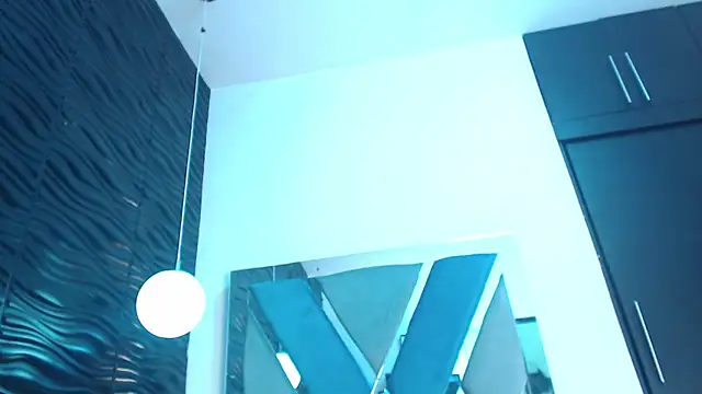 Victoria Coleman online show from 09-29-25, 12:32