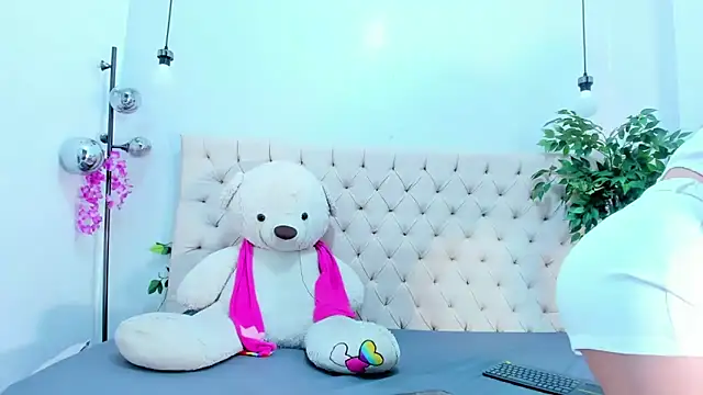 Victoria Coleman online show from 11-27-25, 07:16